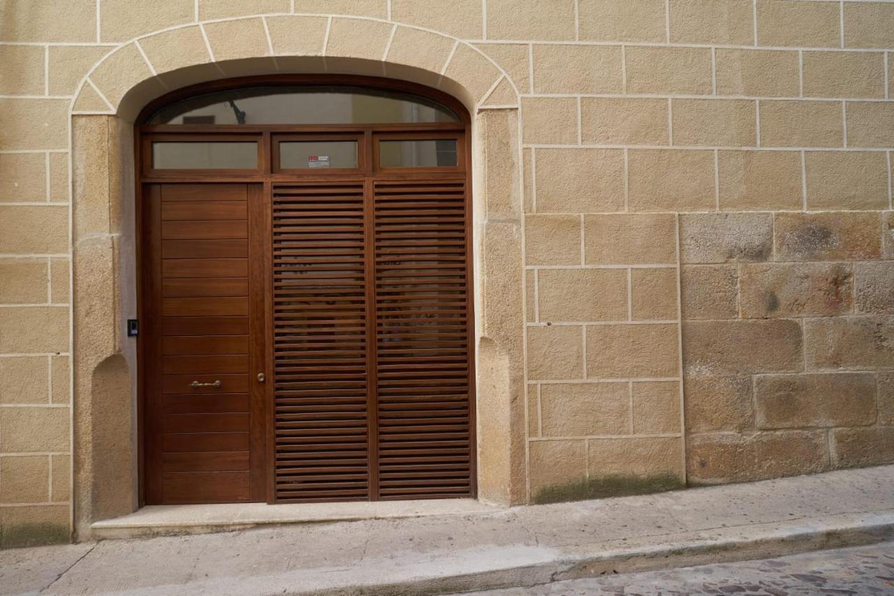 Apartamento Turistico Centro Monumental -- Caces מראה חיצוני תמונה