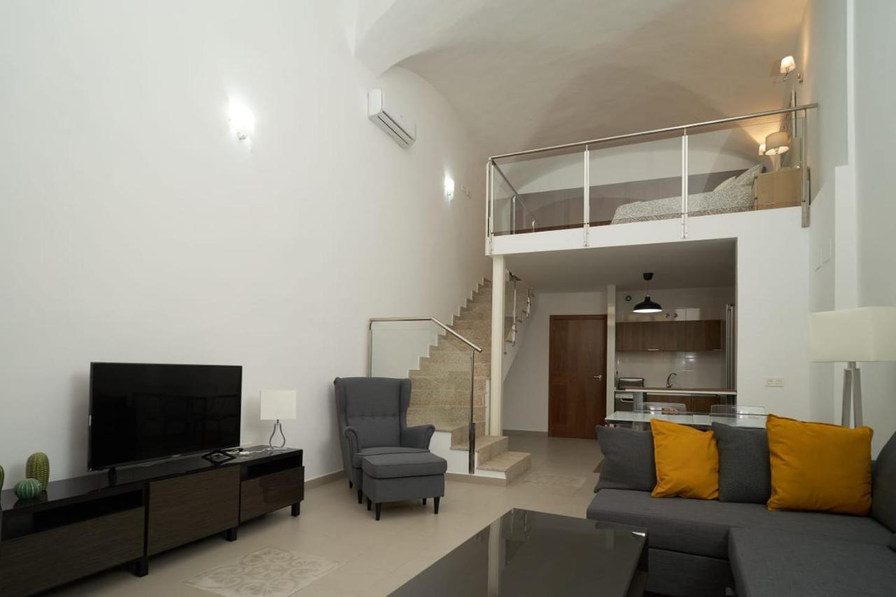 Apartamento Turistico Centro Monumental -- Caces מראה חיצוני תמונה